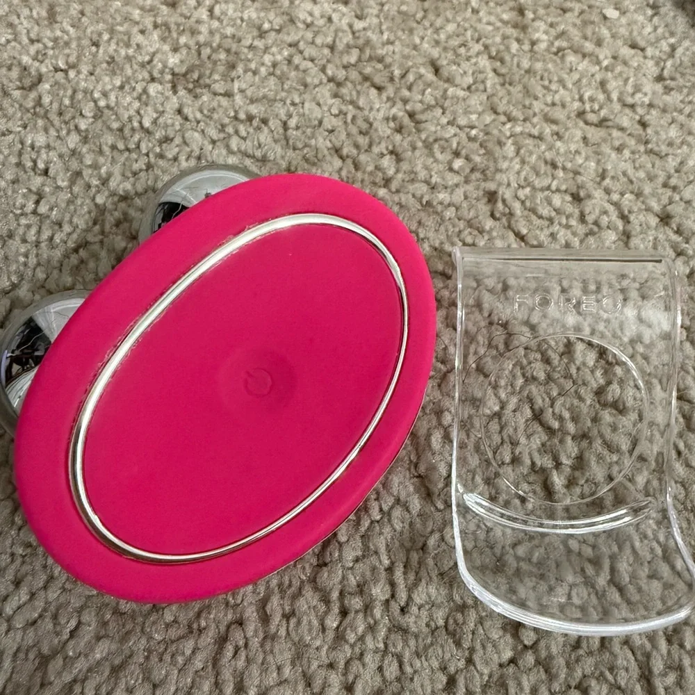 FOREO BEAR Microcurrent Facial Toning Device - Bright Pink with Silver Spheres